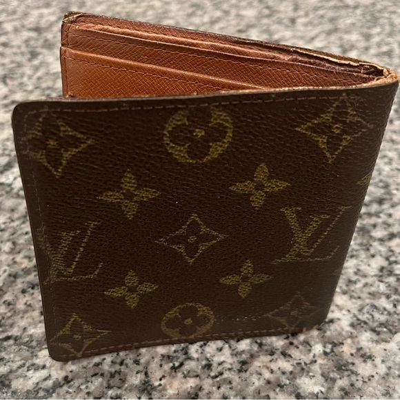 Louis Vuitton bifold wallet - Picture 2 of 10